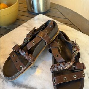Vintage 00’s Henry Beguelin brown leather strapped sandals 40